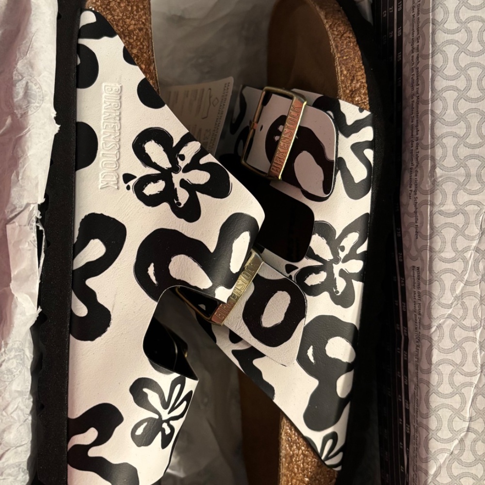 Brand new in box womens Arizona Blooms Birkenstock Narrow 38 - Picture 2 of 8